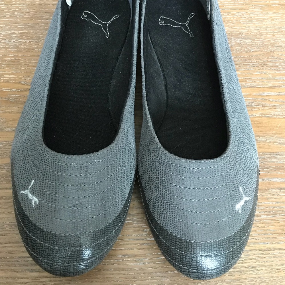 Women’s Puma flats